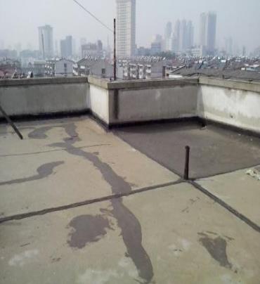 友好漏水维修 楼顶漏水是什么原因，楼顶漏水维修方法是什么?